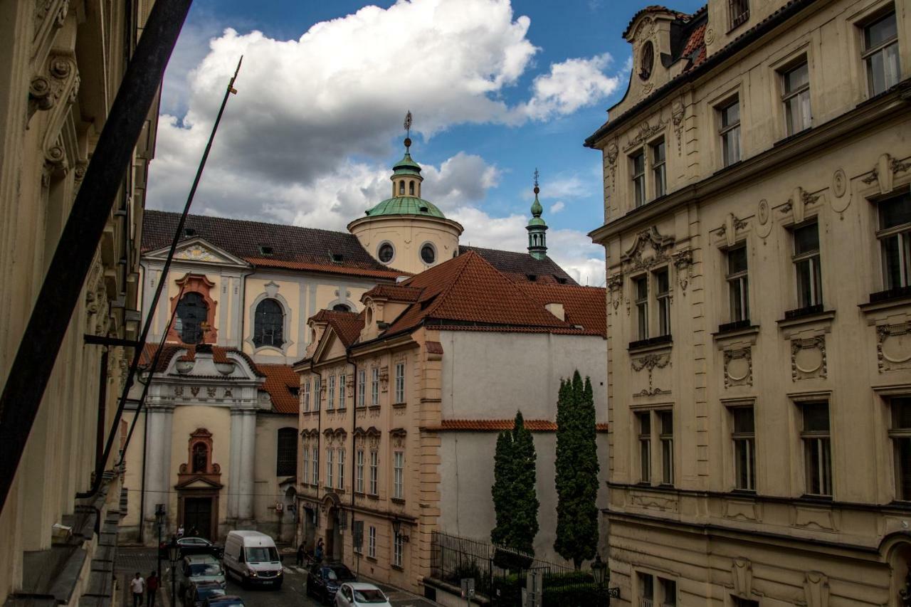 Hostel In School Prague Luaran gambar