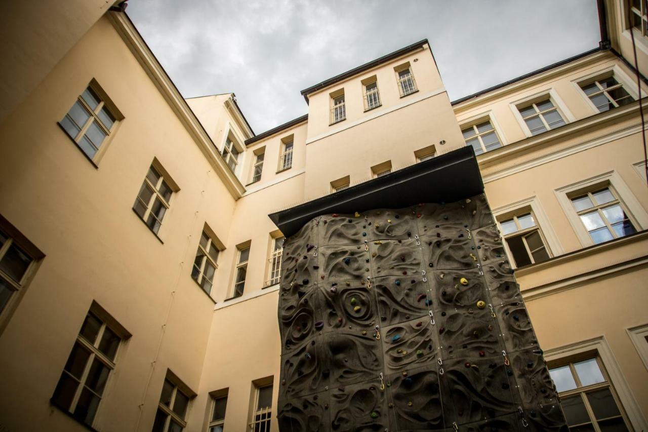 Hostel In School Prague Luaran gambar